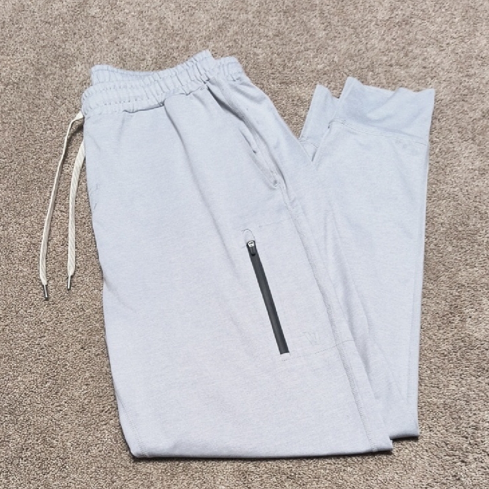 Vuori Sunday Performance Light Gray Joggers Size Large?